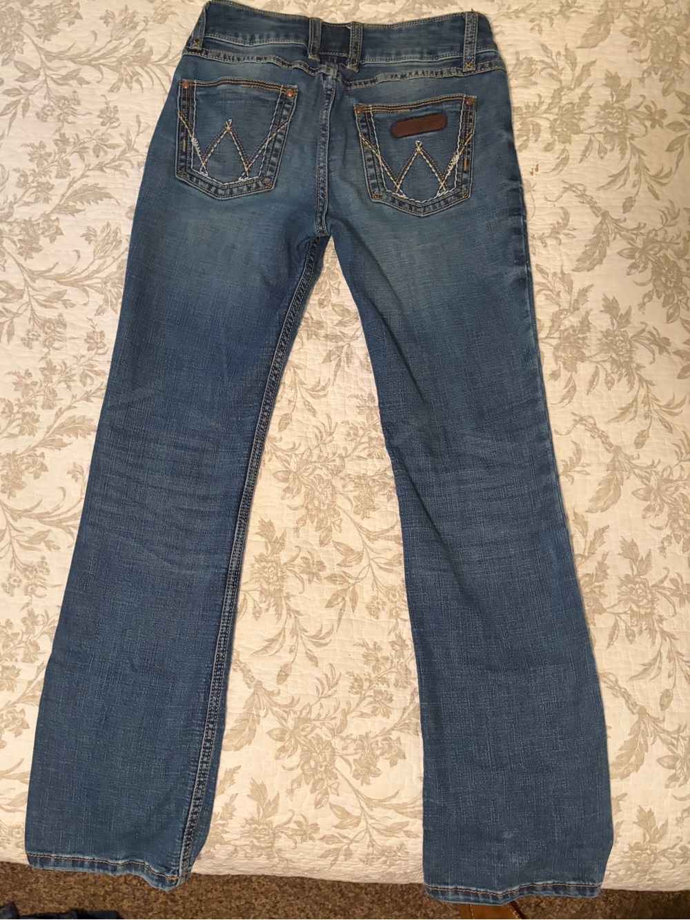 WRANGLER RETRO WOMEN'S MEDIUM WASH MAE BOOTCUT JEANS